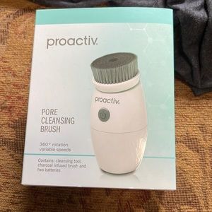 Proactiv pore cleaning brush